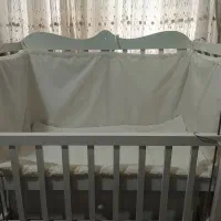 تخت کنار مادر گهواره