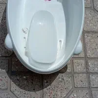 وان حمام وعروسک ومقدار ی وسایل دیگر