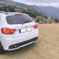 کوییک r مدل ۱۴۰۲ سفید مشکی