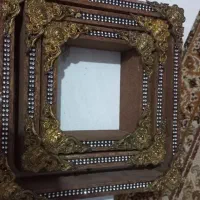 قاب دیکوری روی دیوار