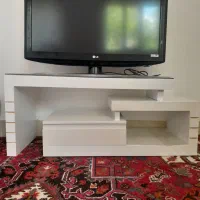 میز تلویزیون  و تلویزیون  ال جی 37اینچ