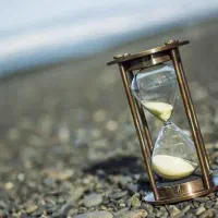 زمانی برای رسیدن تو به درآمد و خوشبختی