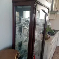 دکوری آینه دار بدون لوازم داخلش