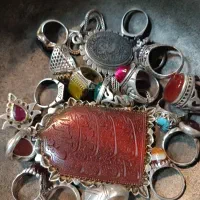 تعدادی انگشتر و گردنی نقره