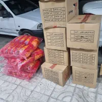 نیروی کار آقا متعهد در سوپر مارکت