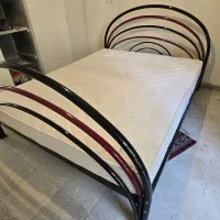 تخت دونفره و تشک  و کمد