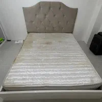 تخت دو‌نفره