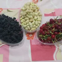 پک سه تایی توت سفید و سیاه وآلبالو