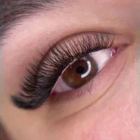 اکستنشن و لیفت مژه و ابرو