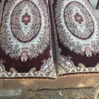 دو عدد پشتی سالم و تمیز