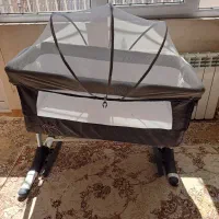 تخت کنار مادر