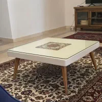 میز جلو مبلی و دو عدد مبل تک نفره