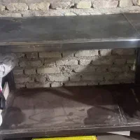 میز کار فلزی بسیار محکم و مقاوم  نو می باشد
