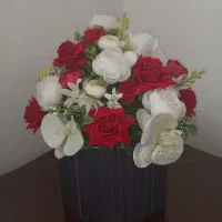 سبد گل مصنوعی