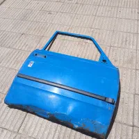 درب هردو سمت و گلگیرسمت شاگرد  نیسان