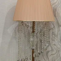 آباژور ایستاده