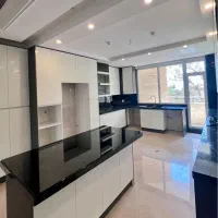 ۳ خواب ۲ مستر ۱۴۰ متر ، ۲ پارکینگ سندی
