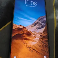 شیائومی Pocophone F1 با حافظهٔ ۶۴ گیگابایت