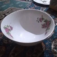 ظروف پذیرایی و چراغ رومیزی