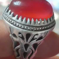 عقیق درشت خوشست با نگین اب دار