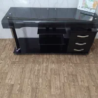 میزتلویزیون شیشه ای
