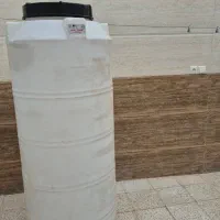 مخزن ۵۰۰ لیتری عمودی بلند و ۳۰۰ لیتری زیر پله ای