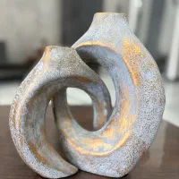 گلدان پتینه رنگ توسی طلایی