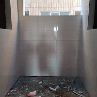 نصب کاشی و سرامیک بین کابینتی چسبی و دوغابی