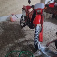 هوندا سی ار ام سرخ