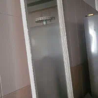 آینه قدی با قاب چوبی سالم