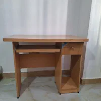 میز کامپیوتر کارکرده