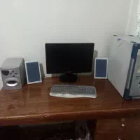 میز کامپیوتر و کیس کامل و بلندگو