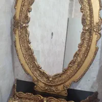 میز و آیینه قدی رنگ طلایی