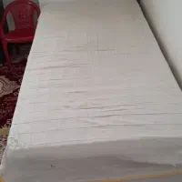 تخت یک نفره سالم دارای تشک رویال