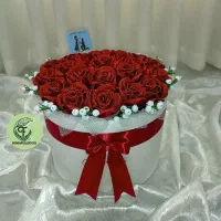 دسته گل و باکس گل جاودان