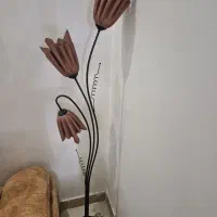 آباژور ایستاده