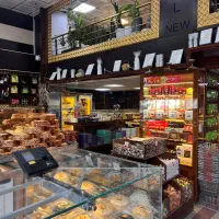 فروشنده خانم