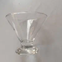 بستنی خوری وظرف دسر