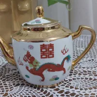 قوری طلایی اژدها و قندان
