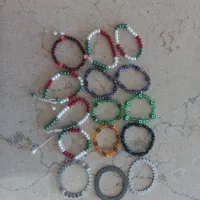 دستبند و زیور آلات