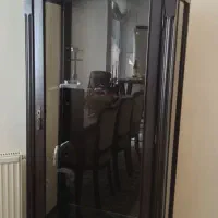 ویترین رنگ فندقی جمع و جور