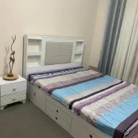 تخت خواب و میز آرایشی