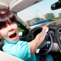 آموزش رانندگی با حوصله و نتیجه‌محور