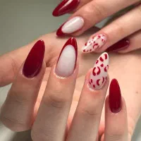 استخدام ناخنکار حرفه ای