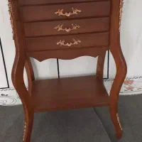 میز زیر تلفنی