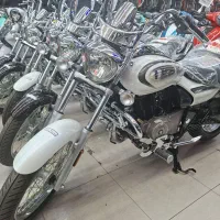 باجاج اونجا 220