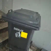 سطل زباله چرخ‌دار ۱۲۰ لیتری پلی‌اتیلن کارکرده سالم