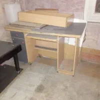 میز کامپیوتر چوبی