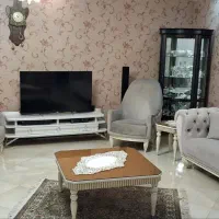 مبلل راحتی با میزتلویزیون و ویترین در حد جهیزیه