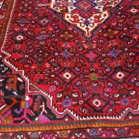 یک تخته قالیچه همدان کار کرده